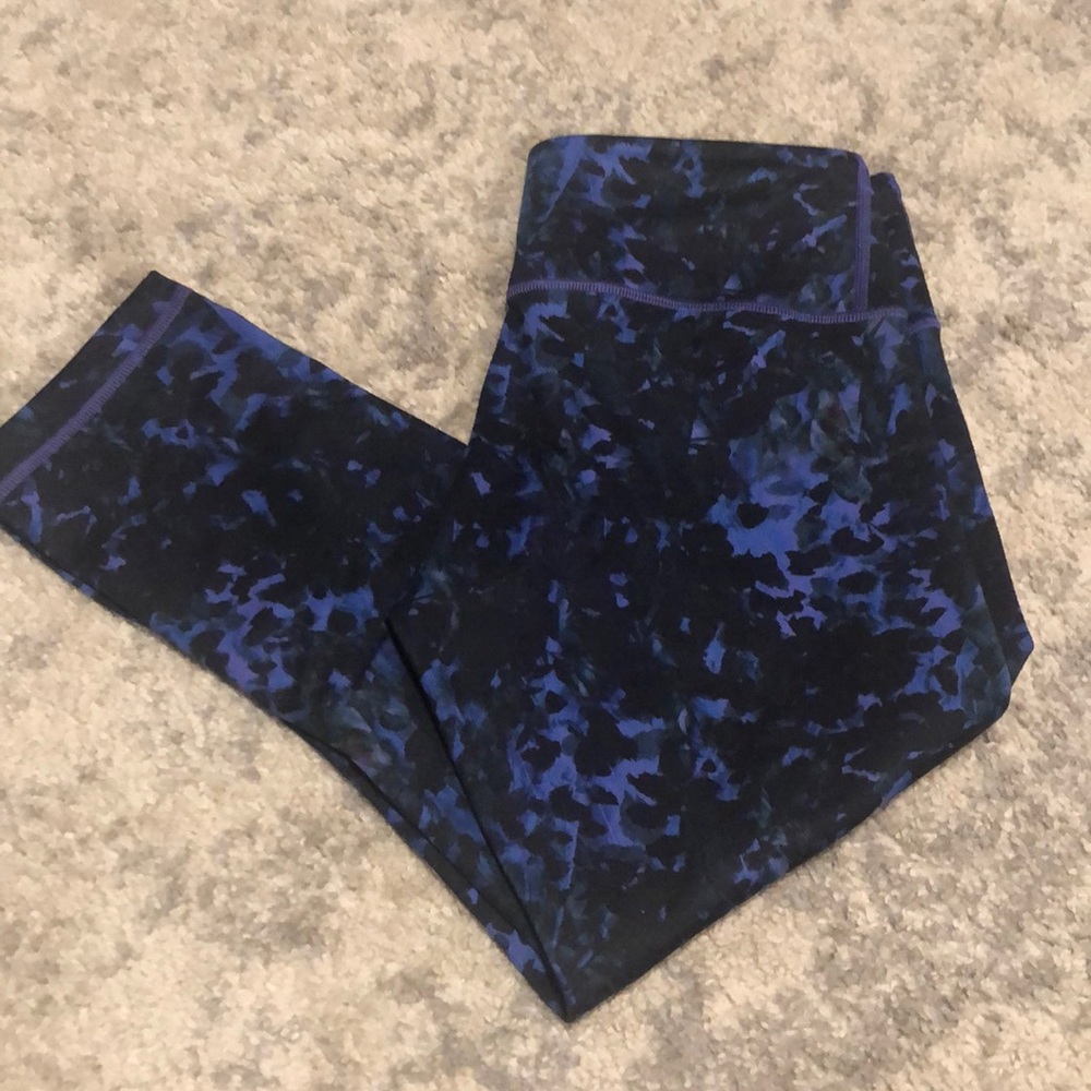 Lululemon wonder under crops